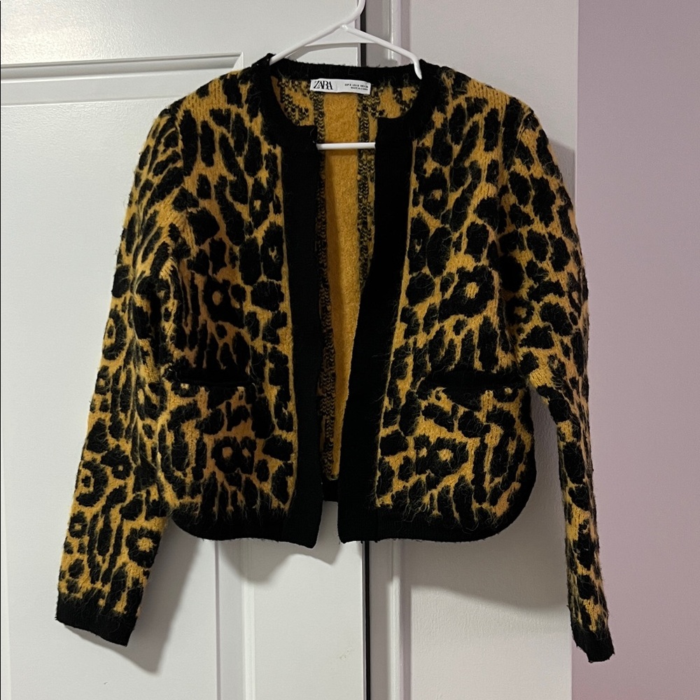 Zara Women's Leopard Print cardigan/jacket- Black and orange